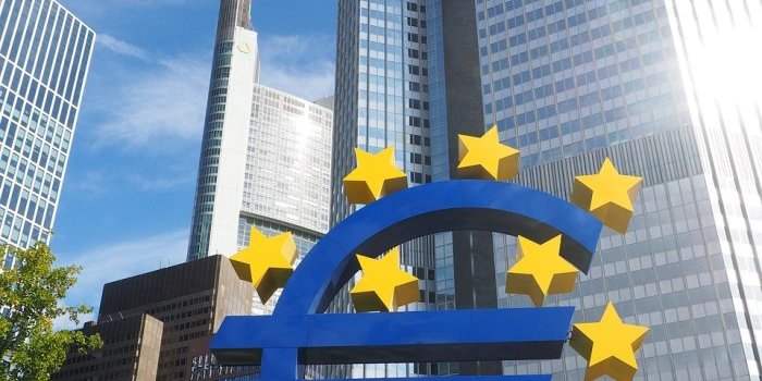 MAIN-HATTAN, balade dans Francfort capitale européenne de la Finance